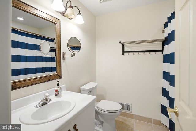 10 BURR CT, Plainsboro, NJ 08536