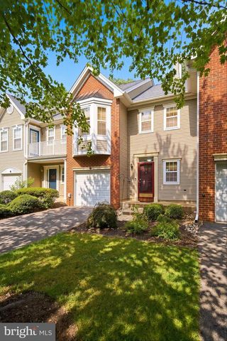 10 BURR CT, Plainsboro, NJ 08536
