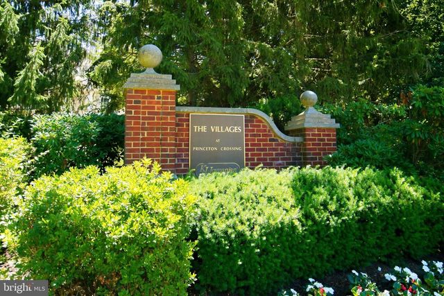 10 BURR CT, Plainsboro, NJ 08536