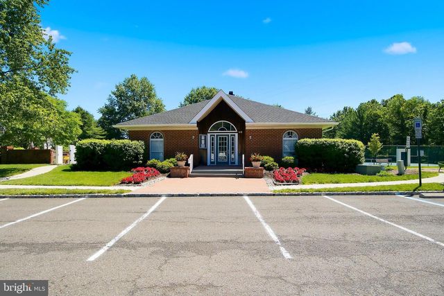 10 BURR CT, Plainsboro, NJ 08536