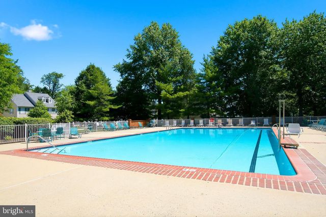 10 BURR CT, Plainsboro, NJ 08536