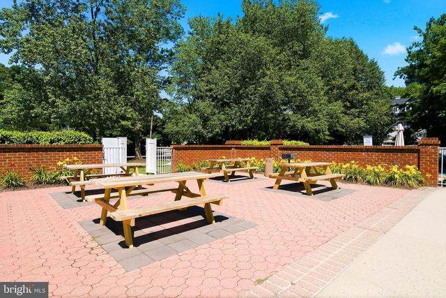 10 BURR CT, Plainsboro, NJ 08536