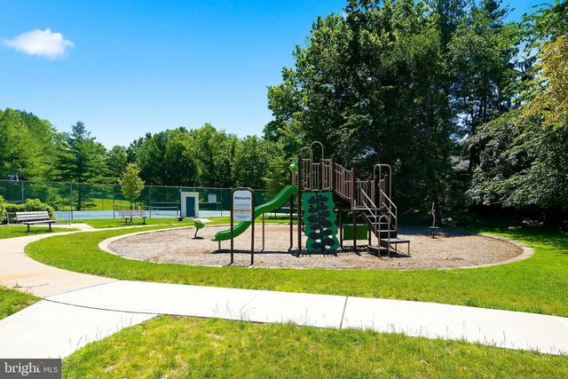 10 BURR CT, Plainsboro, NJ 08536