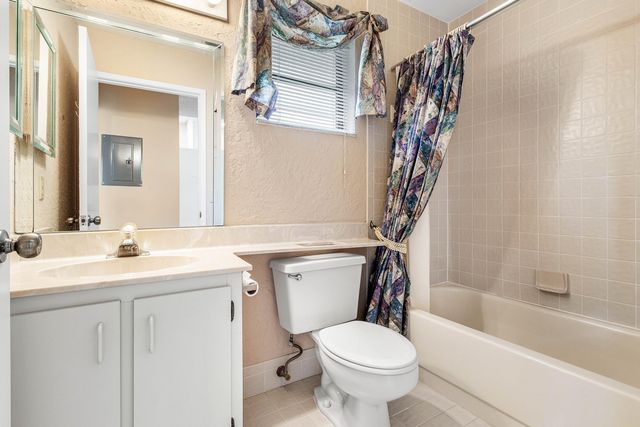 8271 SUN LAKE Drive, Boca Raton, FL 33496