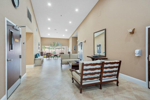 8271 SUN LAKE Drive, Boca Raton, FL 33496