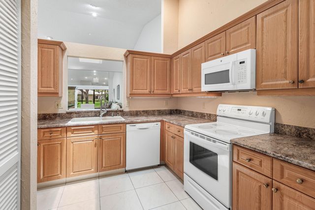 8271 SUN LAKE Drive, Boca Raton, FL 33496