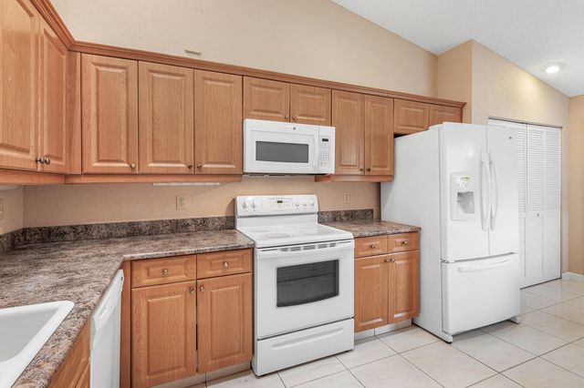 8271 SUN LAKE Drive, Boca Raton, FL 33496