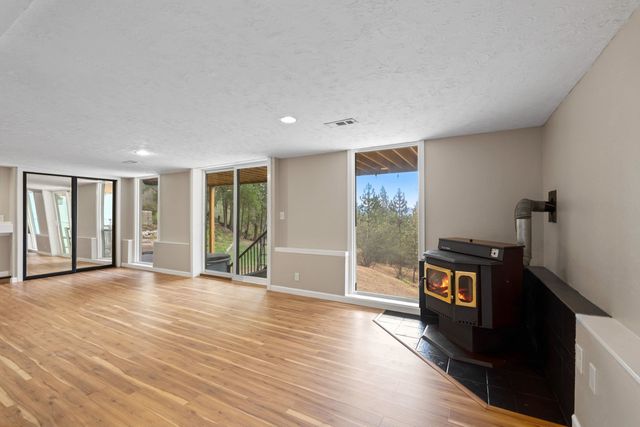 5008 N Northwood Dr, Spokane Valley, WA 99212
