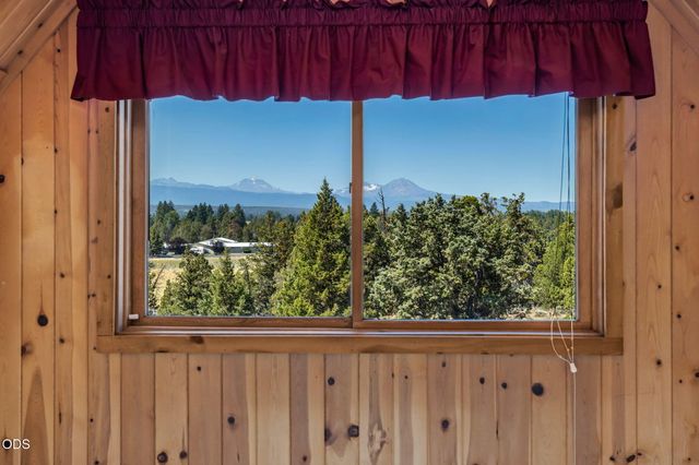 65155 Smokey Ridge Road, Bend, OR 97703
