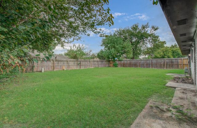 2130 Bunzel Street, Houston, TX 77088