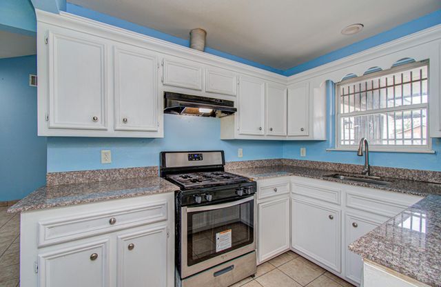 2130 Bunzel Street, Houston, TX 77088