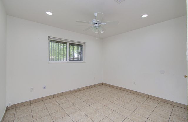 2130 Bunzel Street, Houston, TX 77088