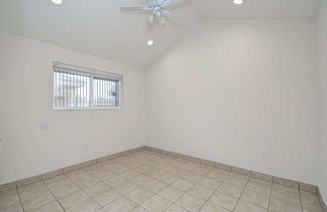 2130 Bunzel Street, Houston, TX 77088