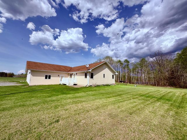 11777 State Highway 11 SE, Baudette, MN 56623