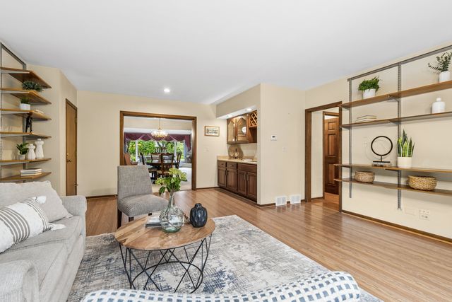 3045 Farner Court, Riverwoods, IL 60015