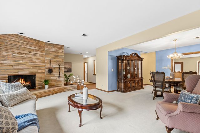 3045 Farner Court, Riverwoods, IL 60015