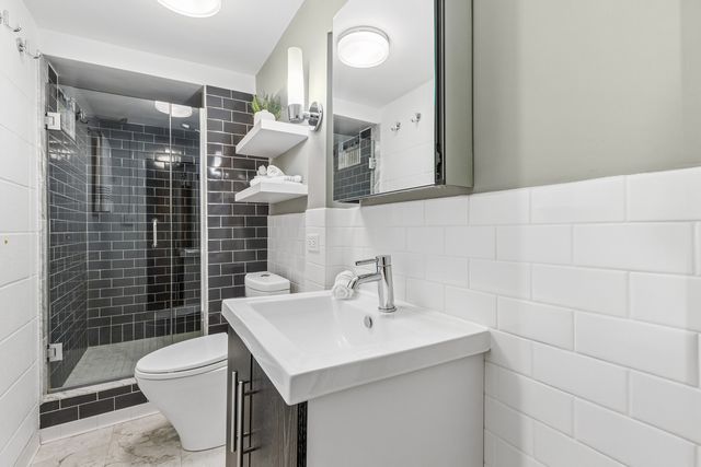 3045 Farner Court, Riverwoods, IL 60015