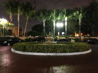 8245 Lake Dr 301, Doral, FL 33166