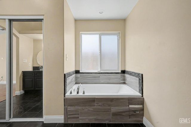 4706 Bay View Court, Bakersfield, CA 93312