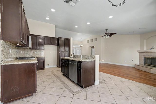 4706 Bay View Court, Bakersfield, CA 93312