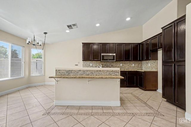 4706 Bay View Court, Bakersfield, CA 93312