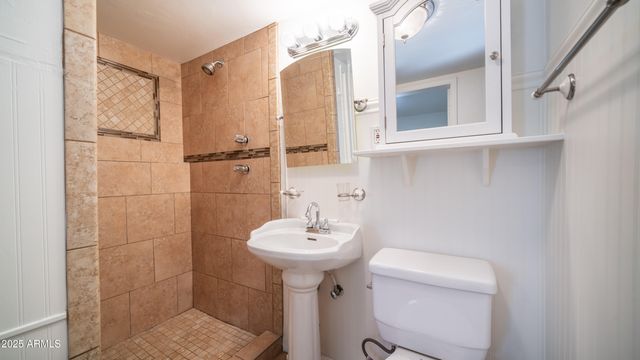 1728 W AVALON Drive, Phoenix, AZ 85015