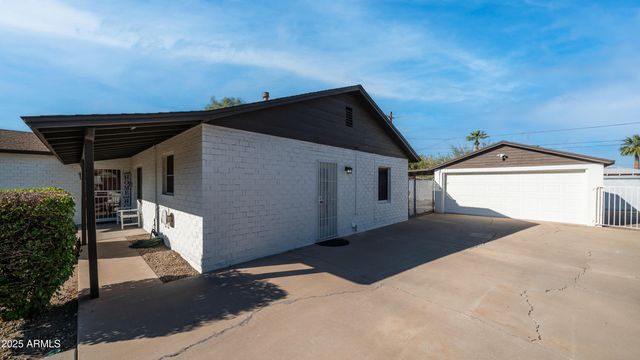 1728 W AVALON Drive, Phoenix, AZ 85015