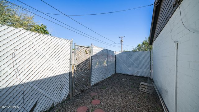 1728 W AVALON Drive, Phoenix, AZ 85015