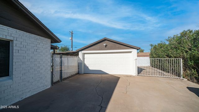 1728 W AVALON Drive, Phoenix, AZ 85015