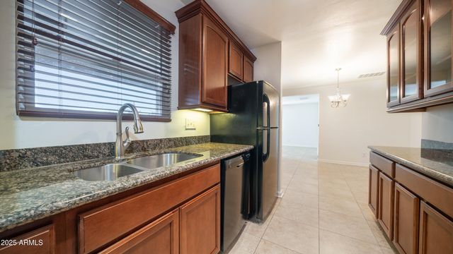1728 W AVALON Drive, Phoenix, AZ 85015