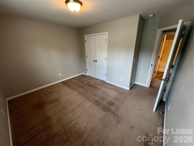 8240 Paw Valley Lane, Charlotte, NC 28214