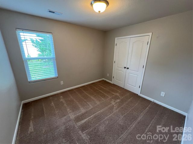 8240 Paw Valley Lane, Charlotte, NC 28214