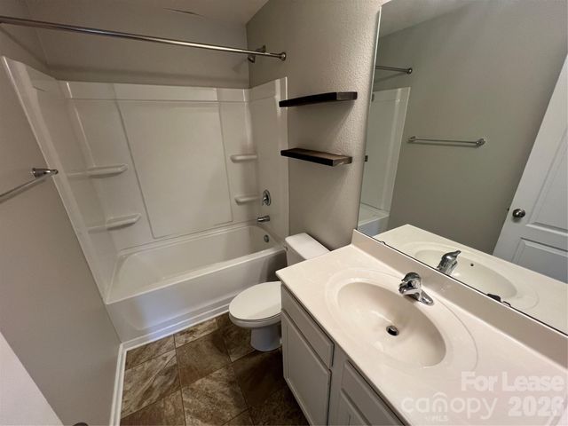 8240 Paw Valley Lane, Charlotte, NC 28214