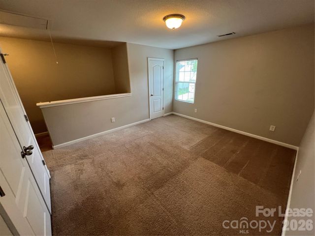 8240 Paw Valley Lane, Charlotte, NC 28214