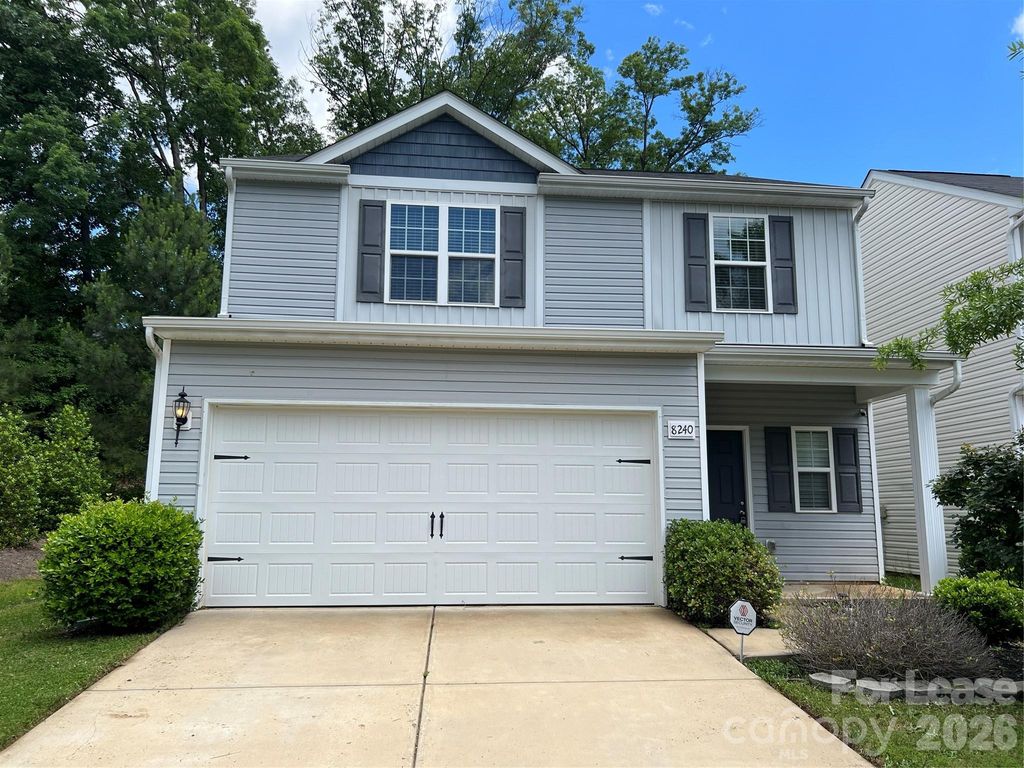 8240 Paw Valley Lane, Charlotte, NC 28214
