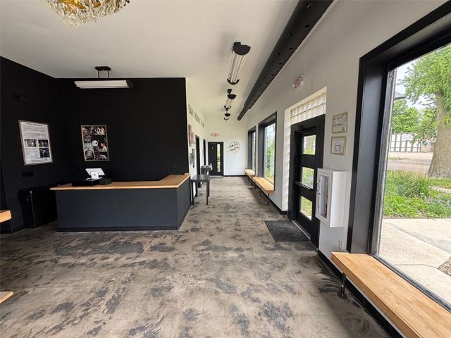 1200 NW Ellis Boulevard, Cedar Rapids, IA 52405