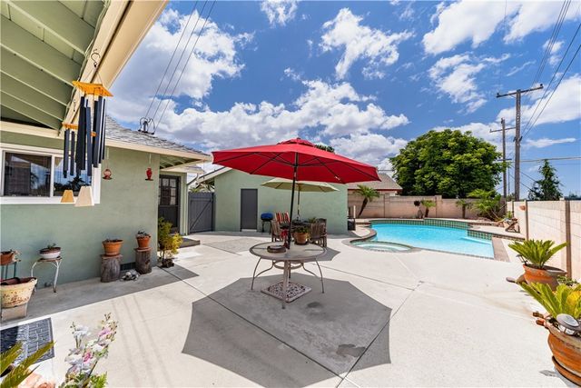 760 N Pine St, Orange, CA 92867