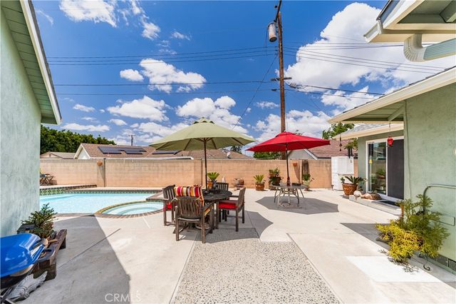 760 N Pine St, Orange, CA 92867
