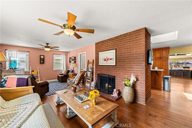 760 N Pine St, Orange, CA 92867