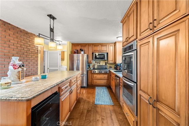760 N Pine St, Orange, CA 92867