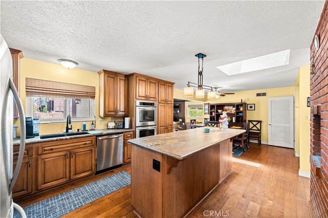 760 N Pine St, Orange, CA 92867