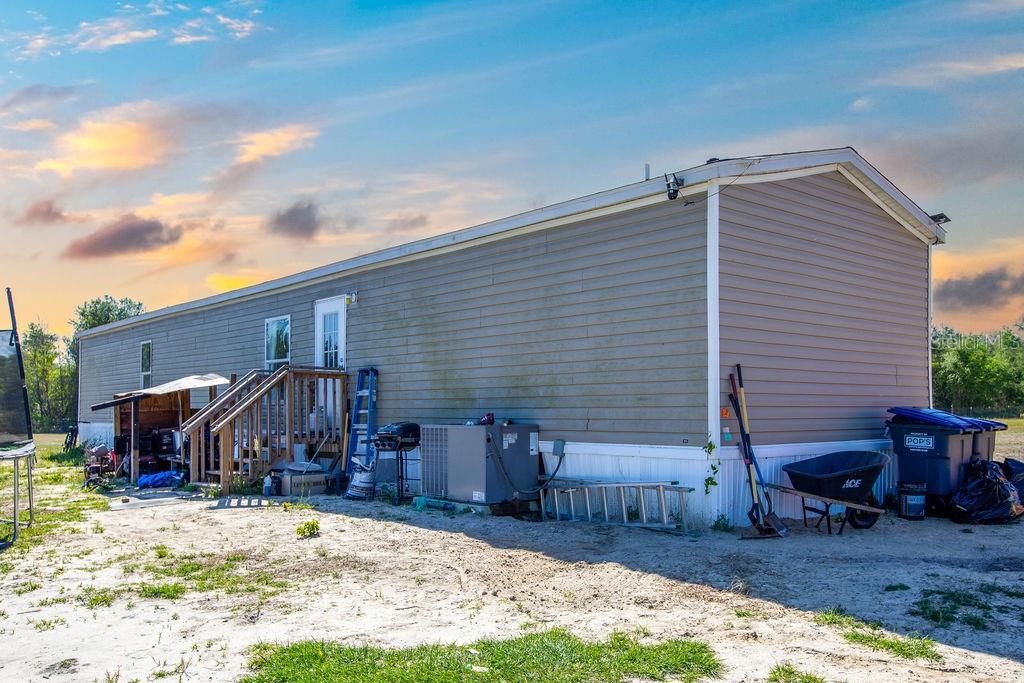 Image 5 of property listing at 1147 SE HAMMERLY STREET, Madison, FL 32340