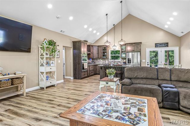 10473 S Rose Edge Drive, Bonne Terre, MO 63628