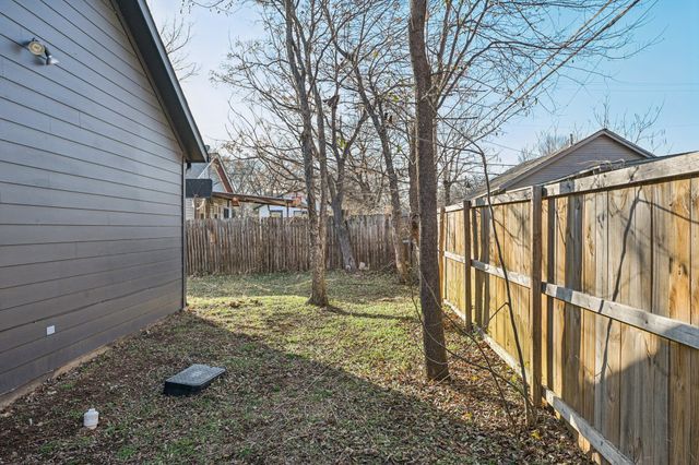 1607 E Terrell Avenue, Fort Worth, TX 76104