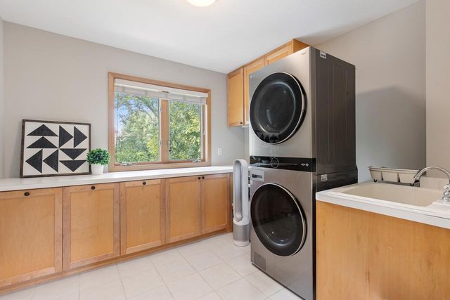 7602 S Bay Circle, Bloomington, MN 55438
