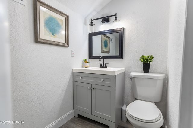 1102 E Voorhis Avenue, Deland, FL 32724