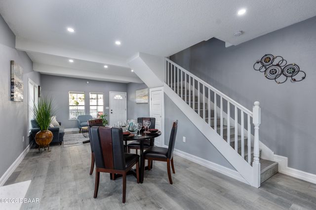 1102 E Voorhis Avenue, Deland, FL 32724