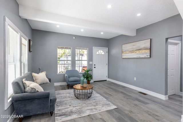 1102 E Voorhis Avenue, Deland, FL 32724