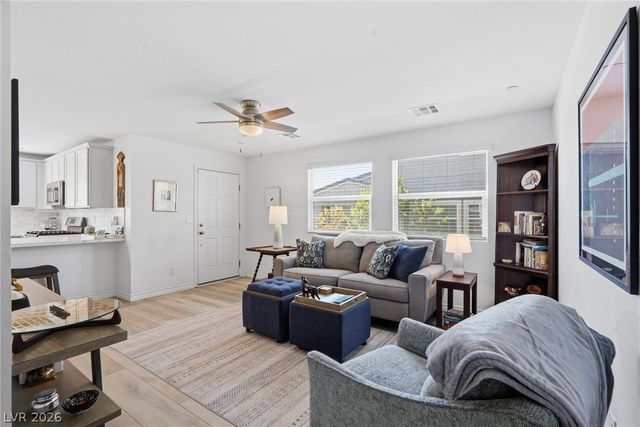 6138 Foxes Dale Street, Las Vegas, NV 89166