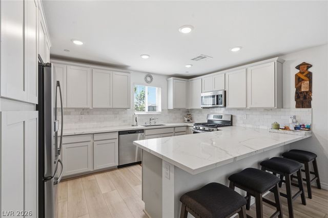 6138 Foxes Dale Street, Las Vegas, NV 89166